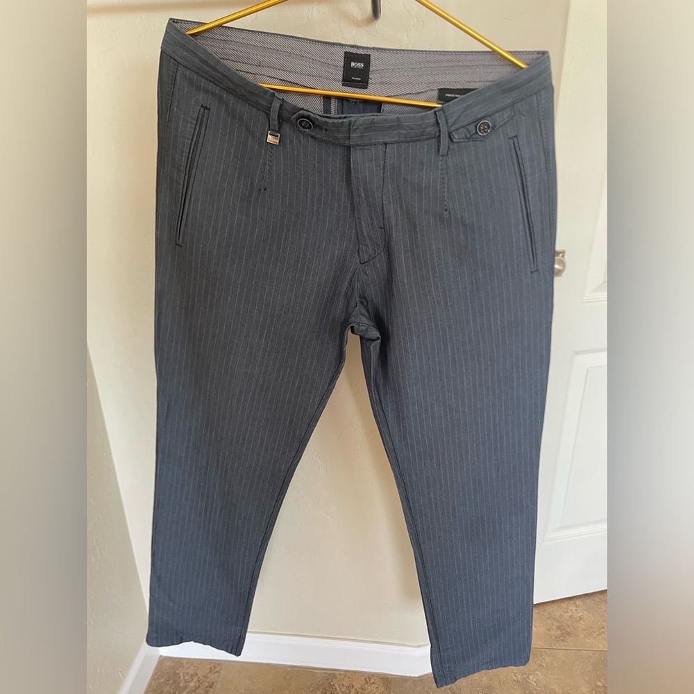 Hugo Boss Women’s Pants - Blue w/pinstripe.  34” waist;26.5” inseam;37” length.